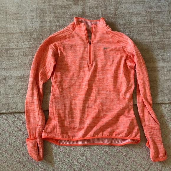 Nike Sweatshirt 💕💕 - Picture 1 of 4